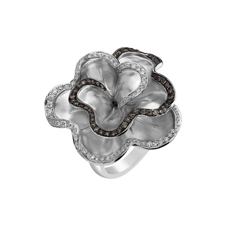 Prsteň s bielymi a hnedými diamantmi Metal Flower