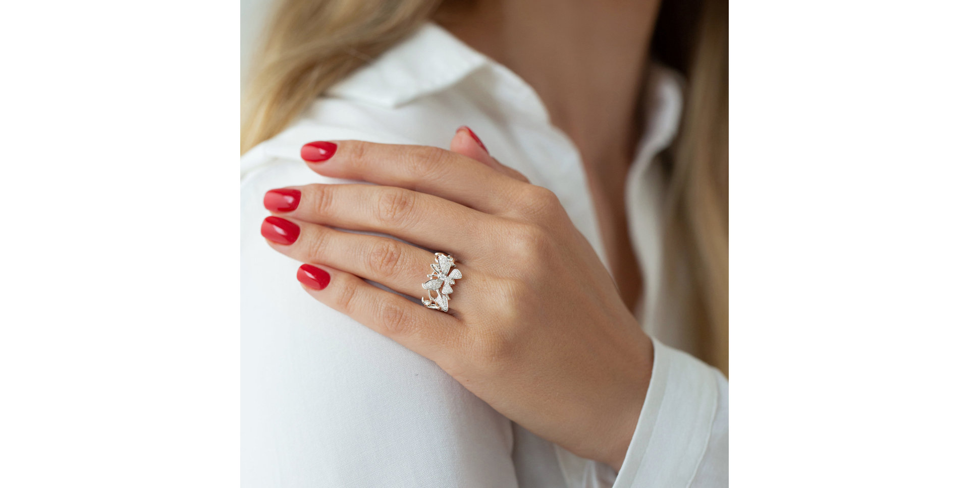 Prsteň s hnedými diamantmi Lush Butterfly