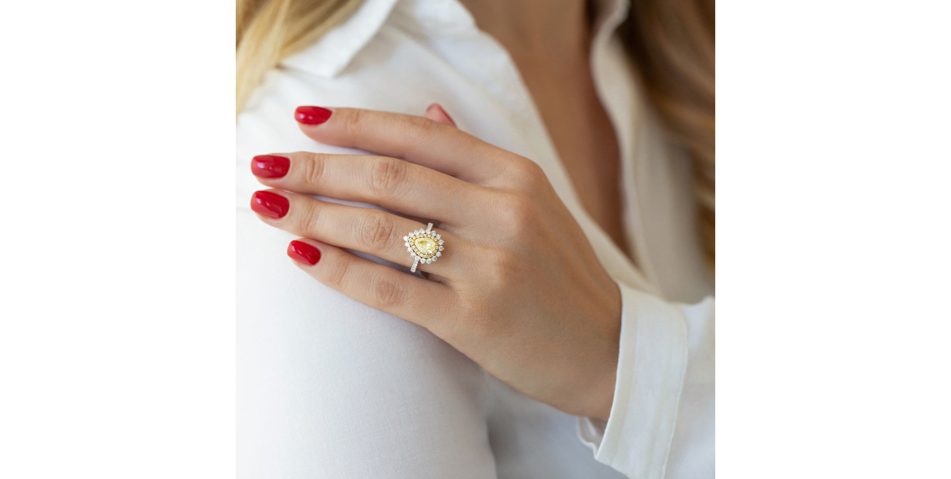 Prsteň s bielymi a žltými diamantmi Joyful Drop