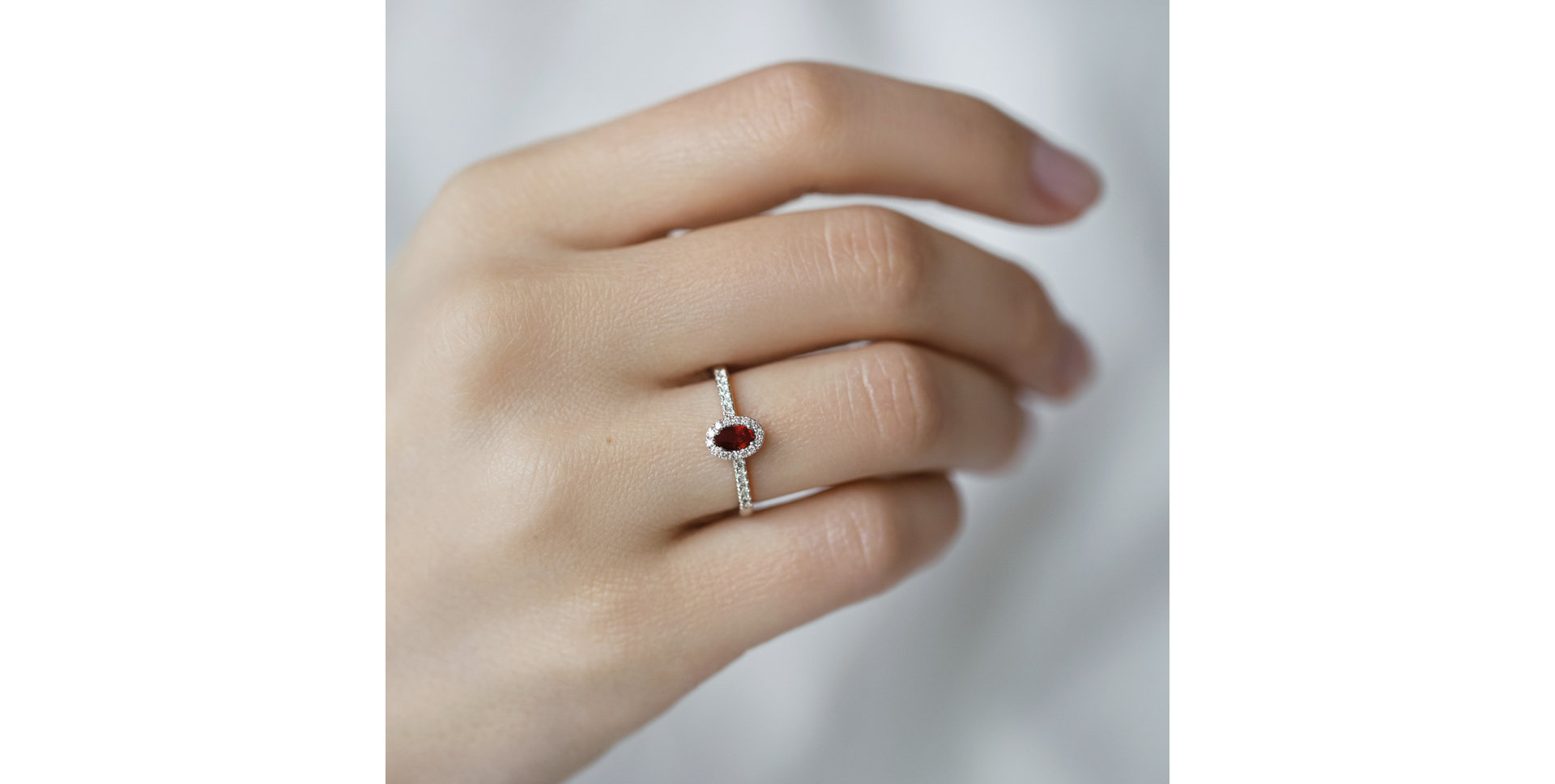 Prsteň s rubínom a diamantmi Princess Desperation