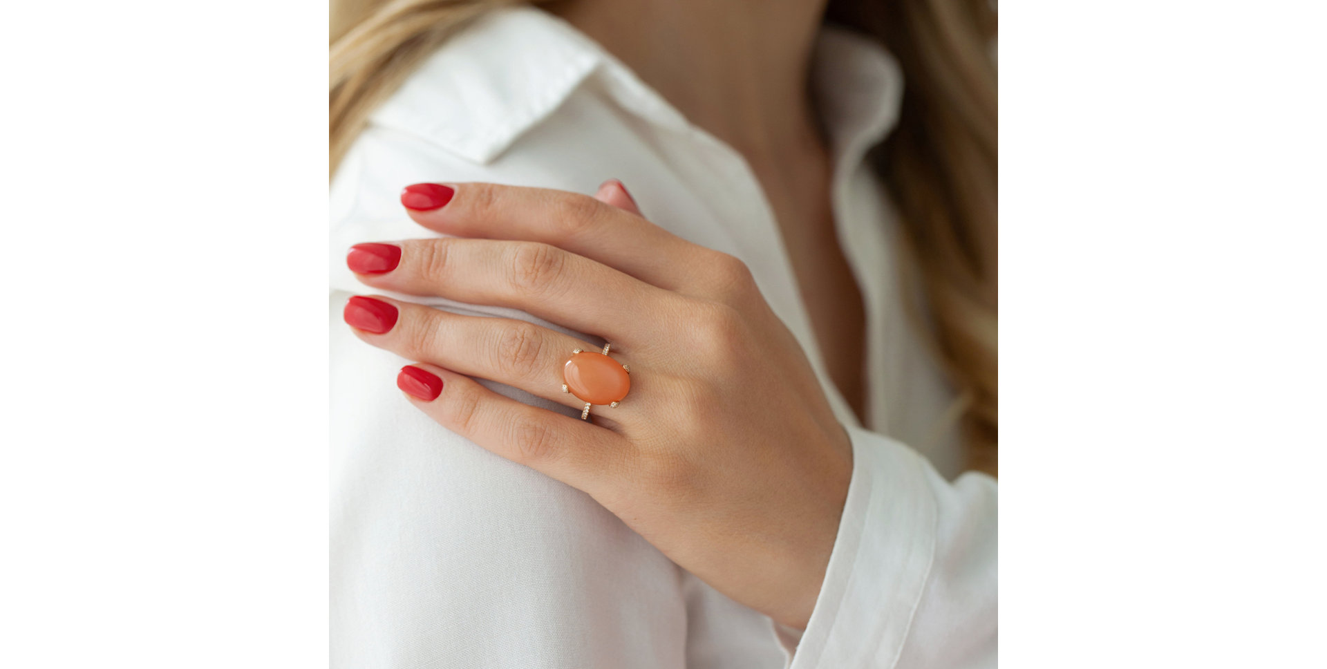 Prsteň s diamantmi, chalcedonom a zafírmi Niche