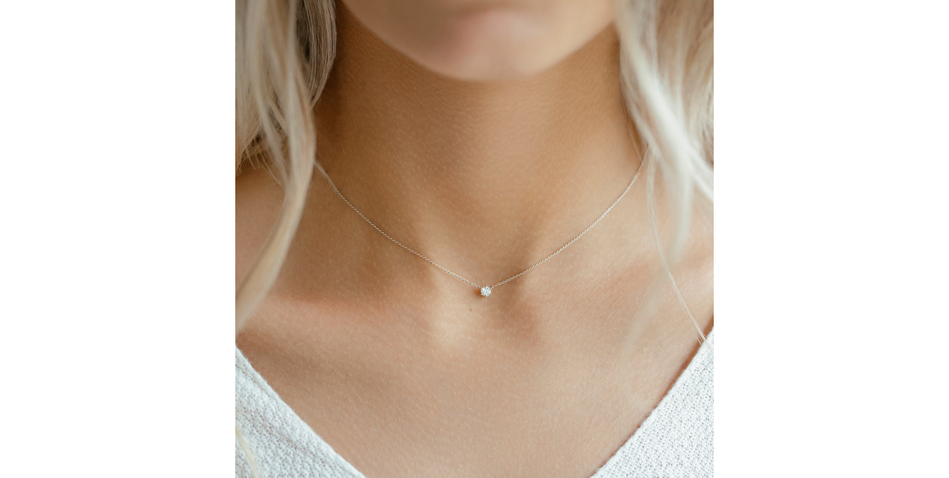 Náhrdelník s diamantom Essential Drop