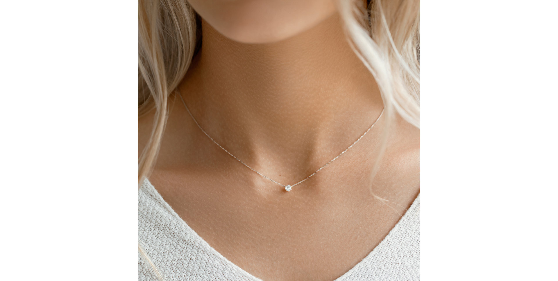 Náhrdelník s diamantom Essential Drop