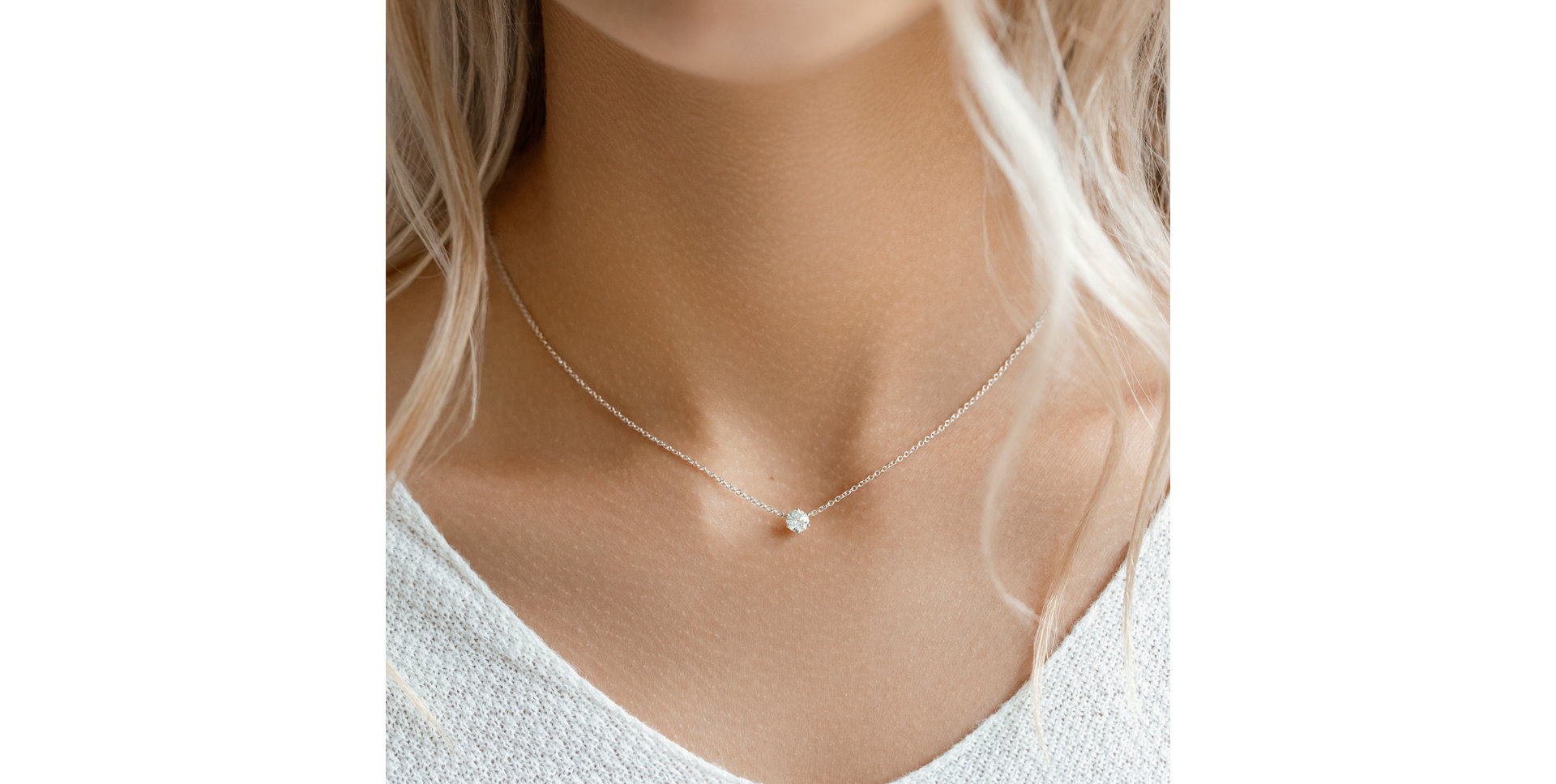 Náhrdelník s diamantom Essential Drop