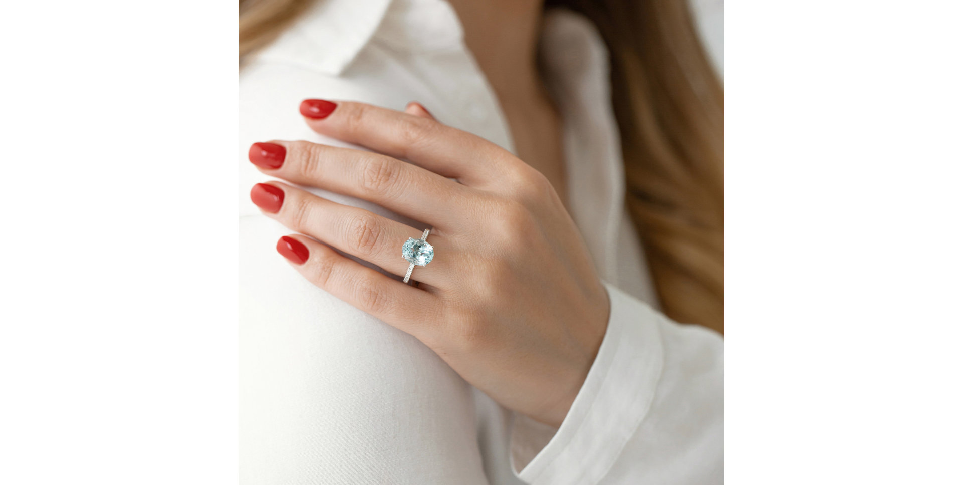 Prsteň s akvamarínom a diamantmi Luxury Embrace