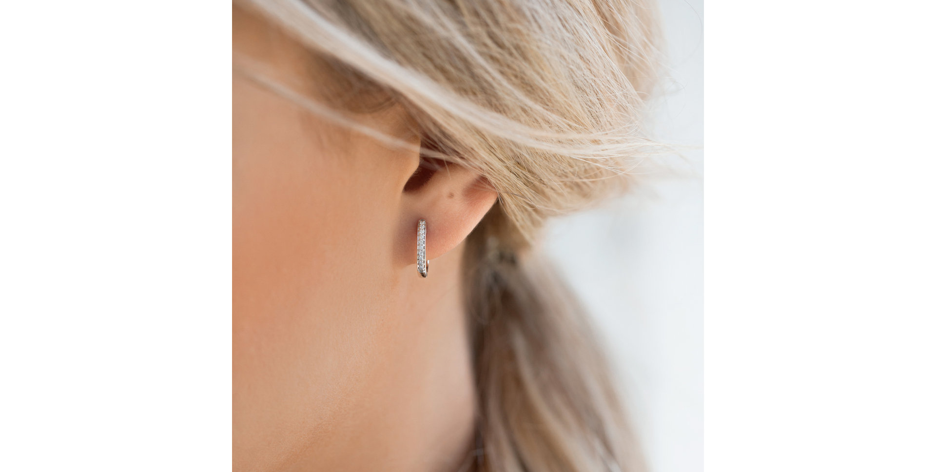 Náušnice s diamantmi Midnight Loop