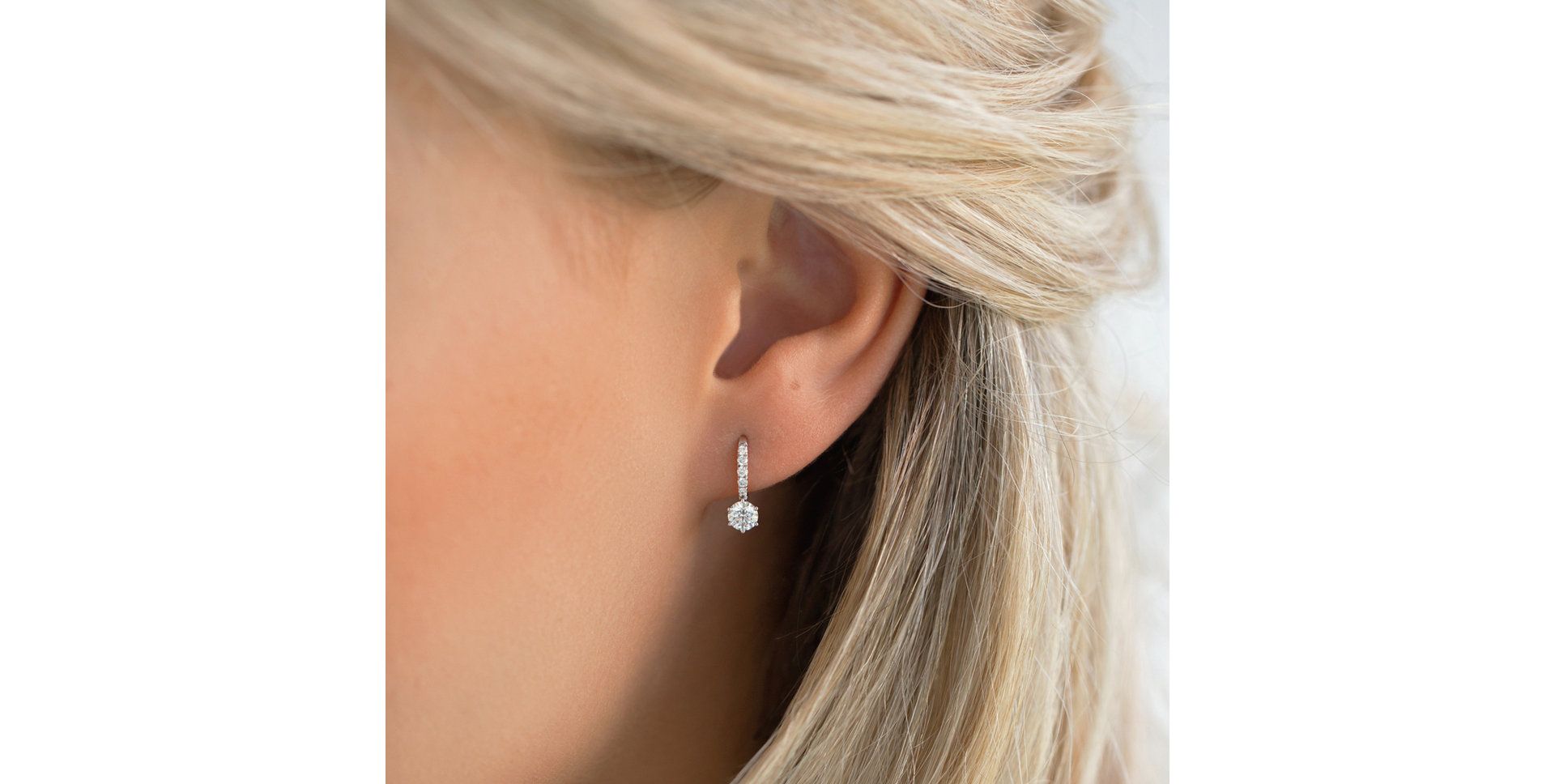 Náušnice s diamantmi Essential Glow