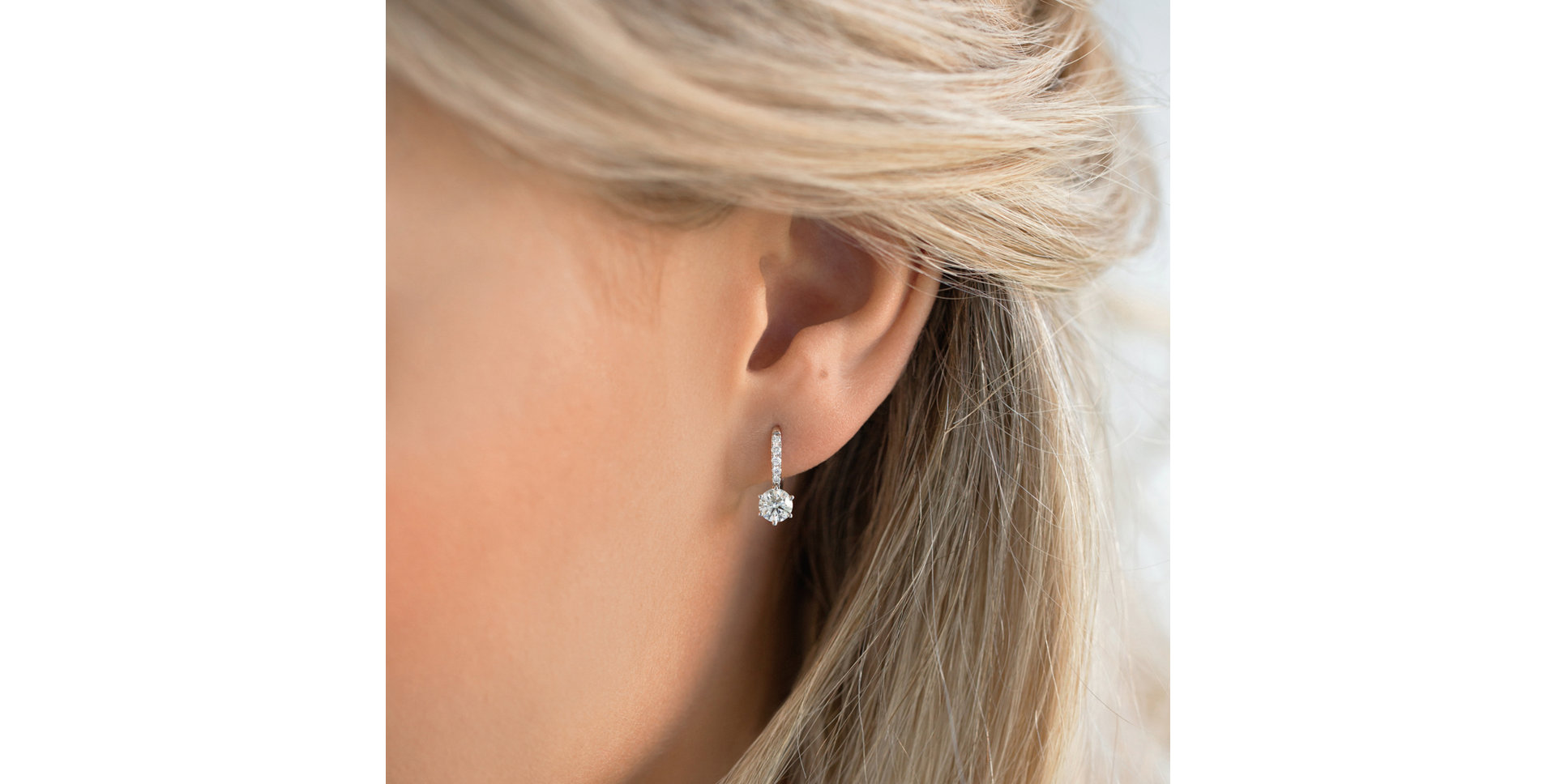 Náušnice s diamantmi Essential Glow