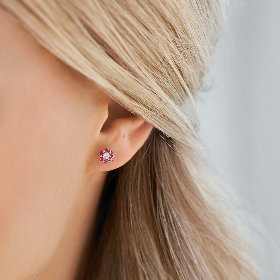 Náušnice s diamantom a smaragdmi Shiny Flower