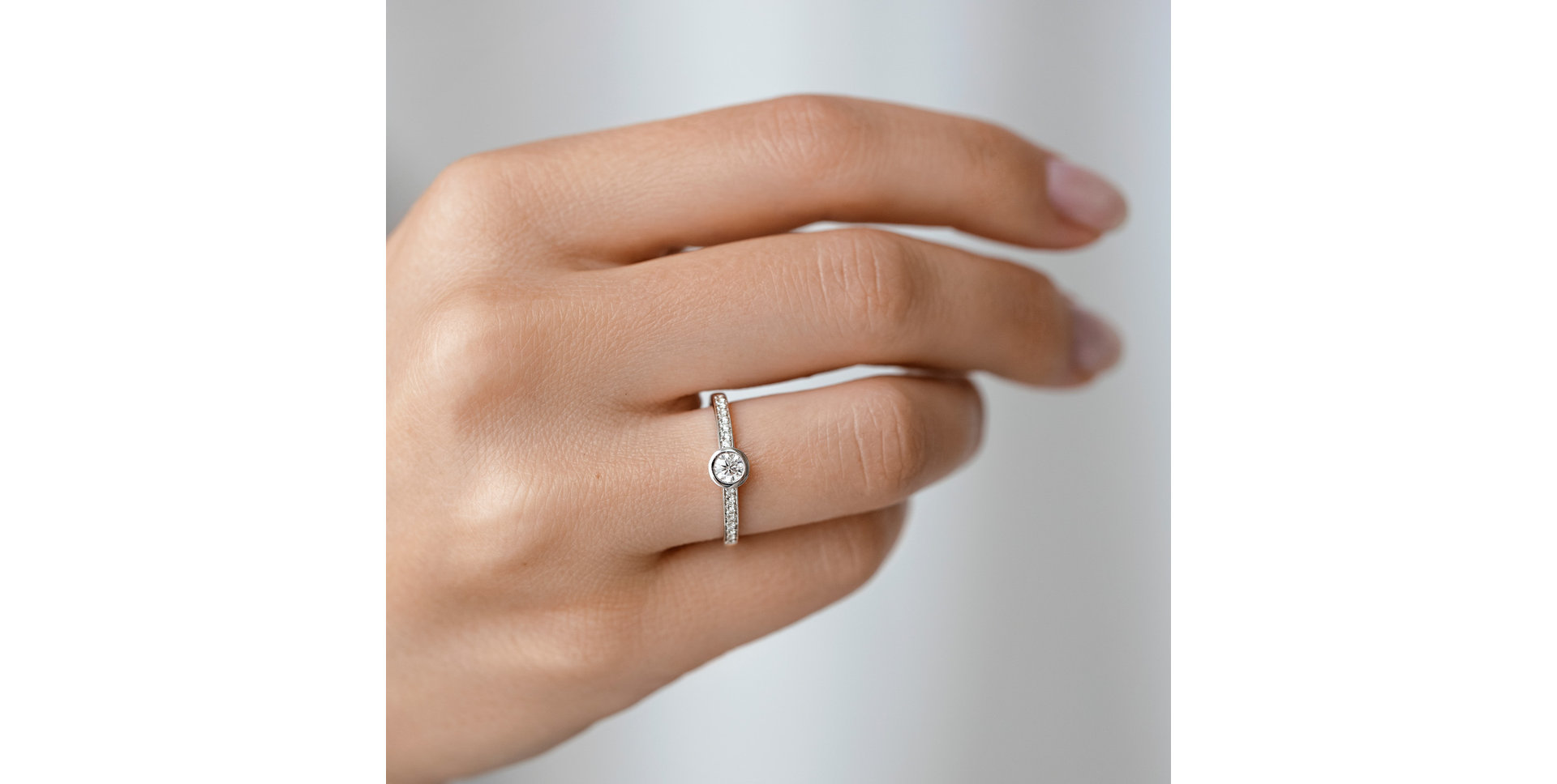 Prsteň s diamantmi Love Forever