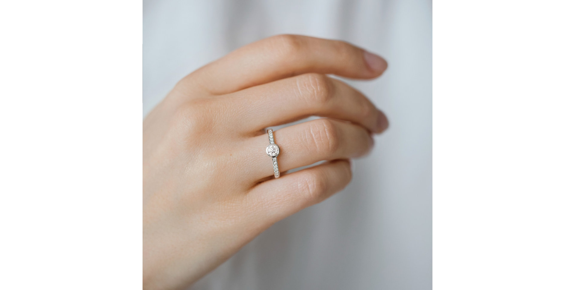 Prsteň s diamantmi Love Forever