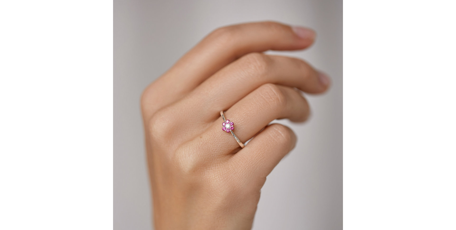 Prsteň s diamantom a rubínmi Shiny Flower