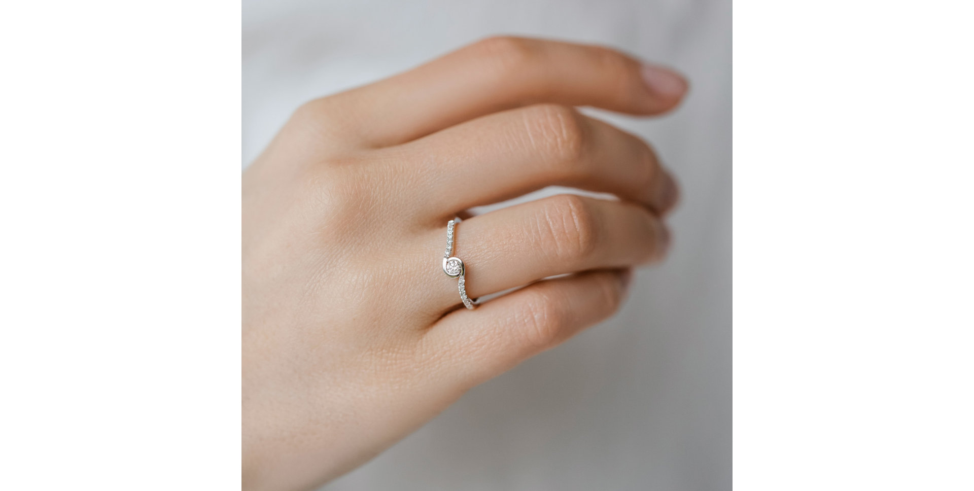 Prsteň s diamantmi Love Twist