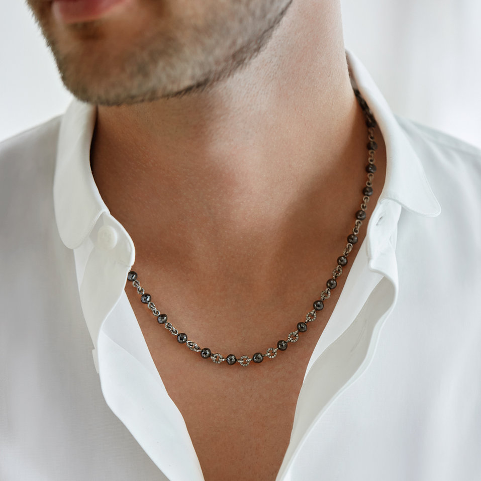 Náhrdelník s bielymi a čiernymi diamantmi Frozen Night