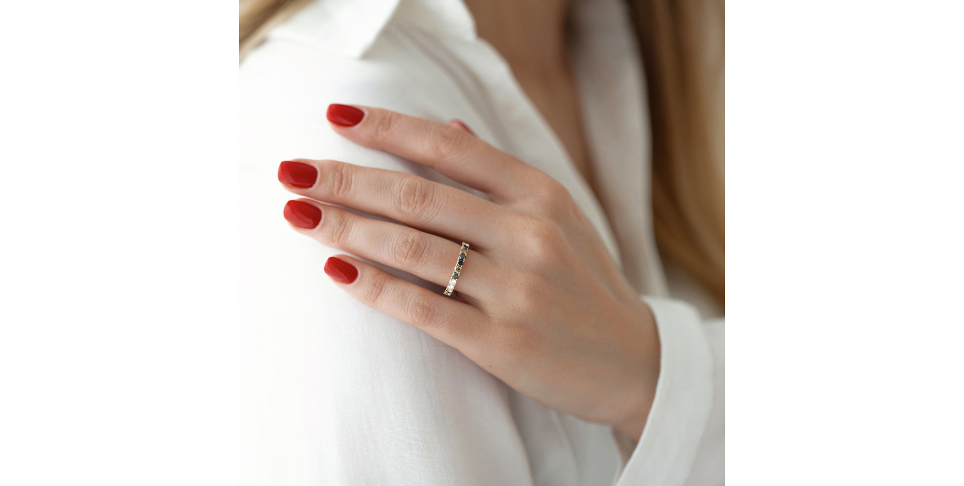 Prsteň s čiernymi, hnedými a bielymi diamantmi Eternal Promise