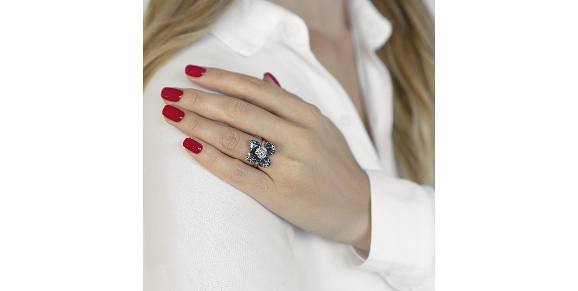 Prsteň s bielymi a hnedými diamantmi Eurena