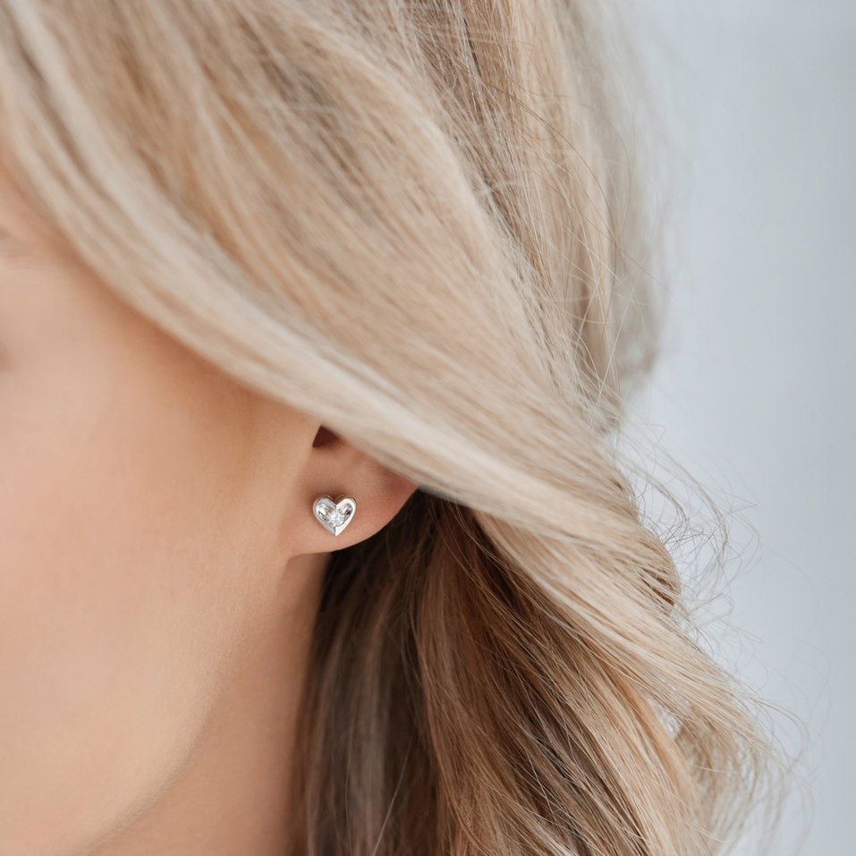 Náušnice s diamantom Love story