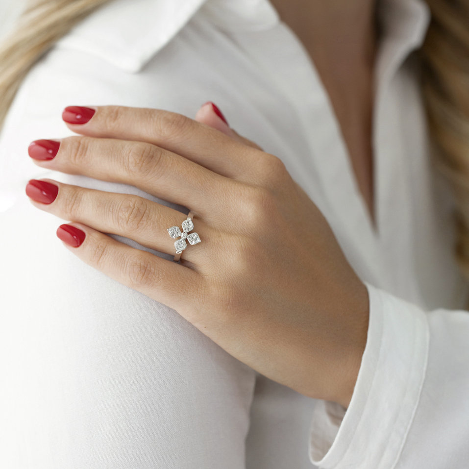 Prsteň s diamantmi Melaine