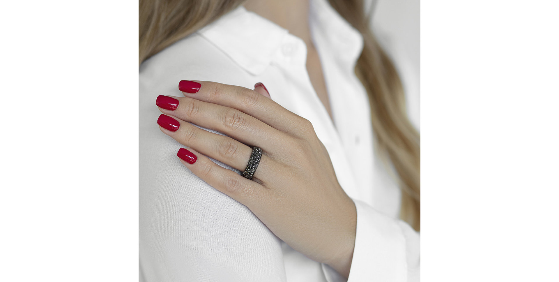 Prsteň s čiernymi diamantmi Euanthe