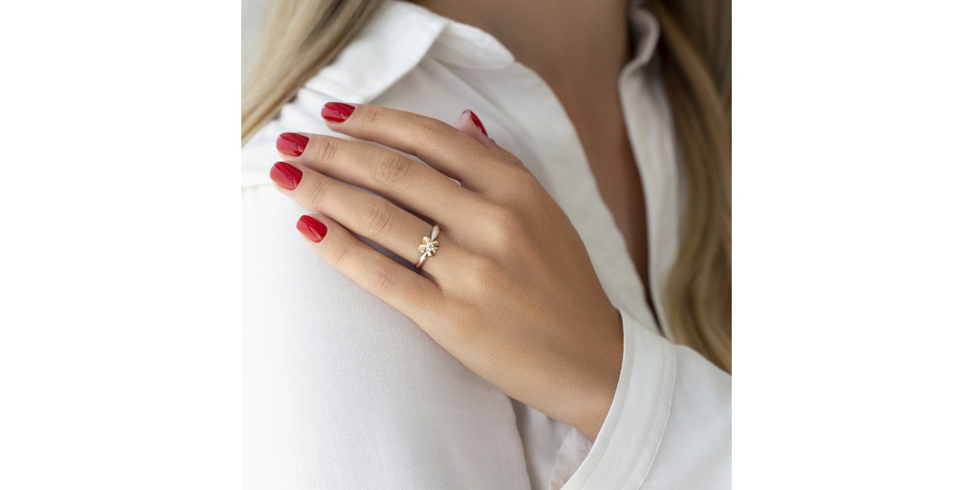 Prsteň s diamantom Flower Love