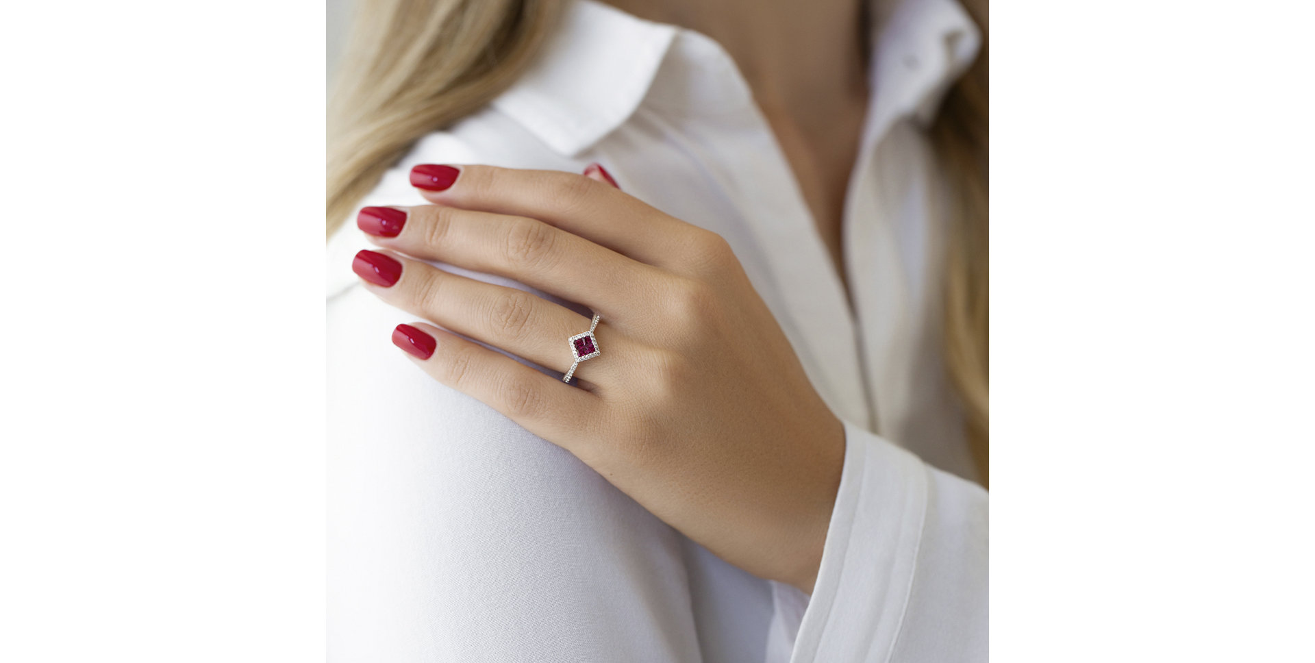 Prsteň s rubínmi a diamantmi Ninfe
