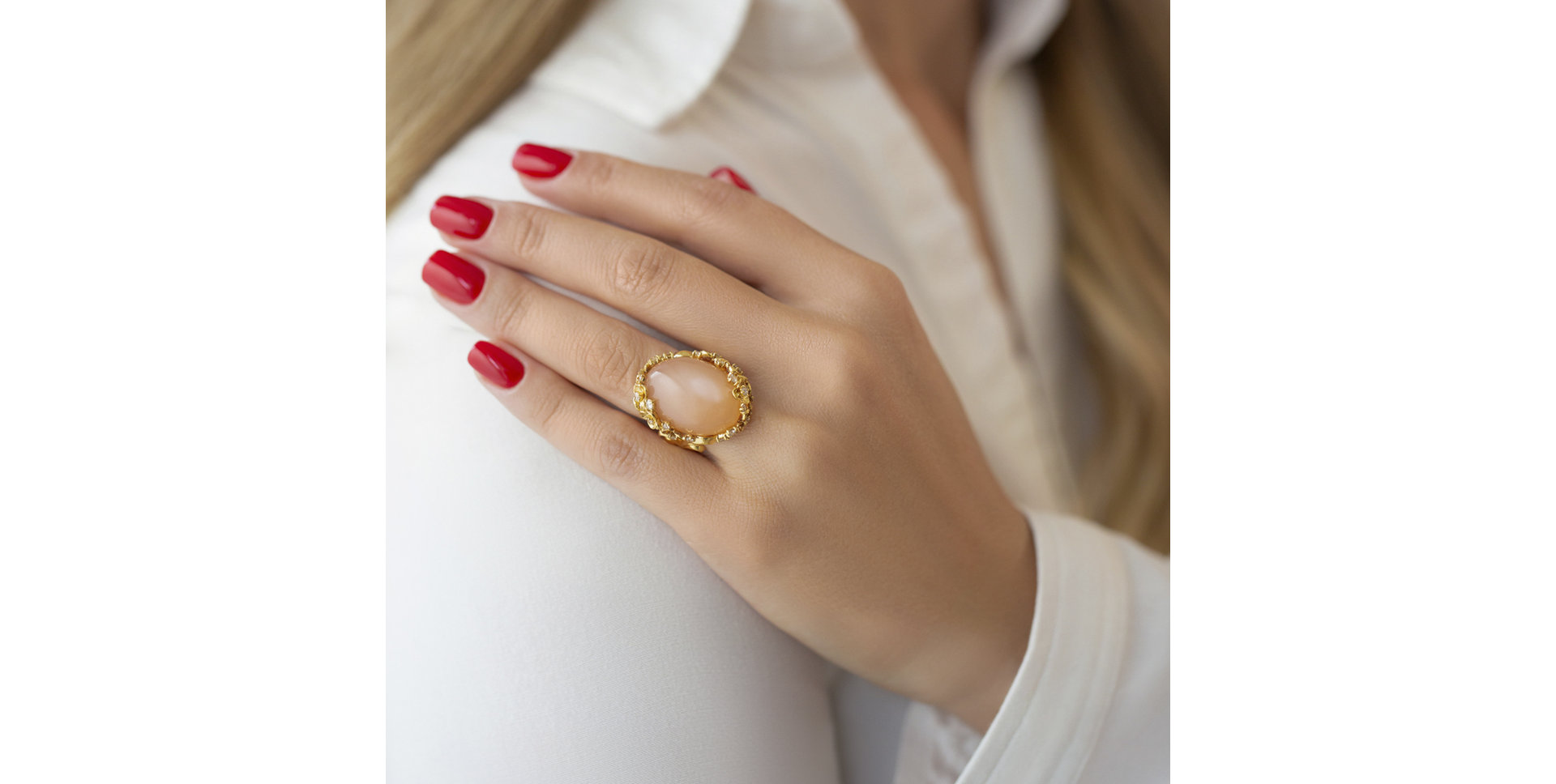 Prsteň s mesačným kameňom a diamantmi High Magic