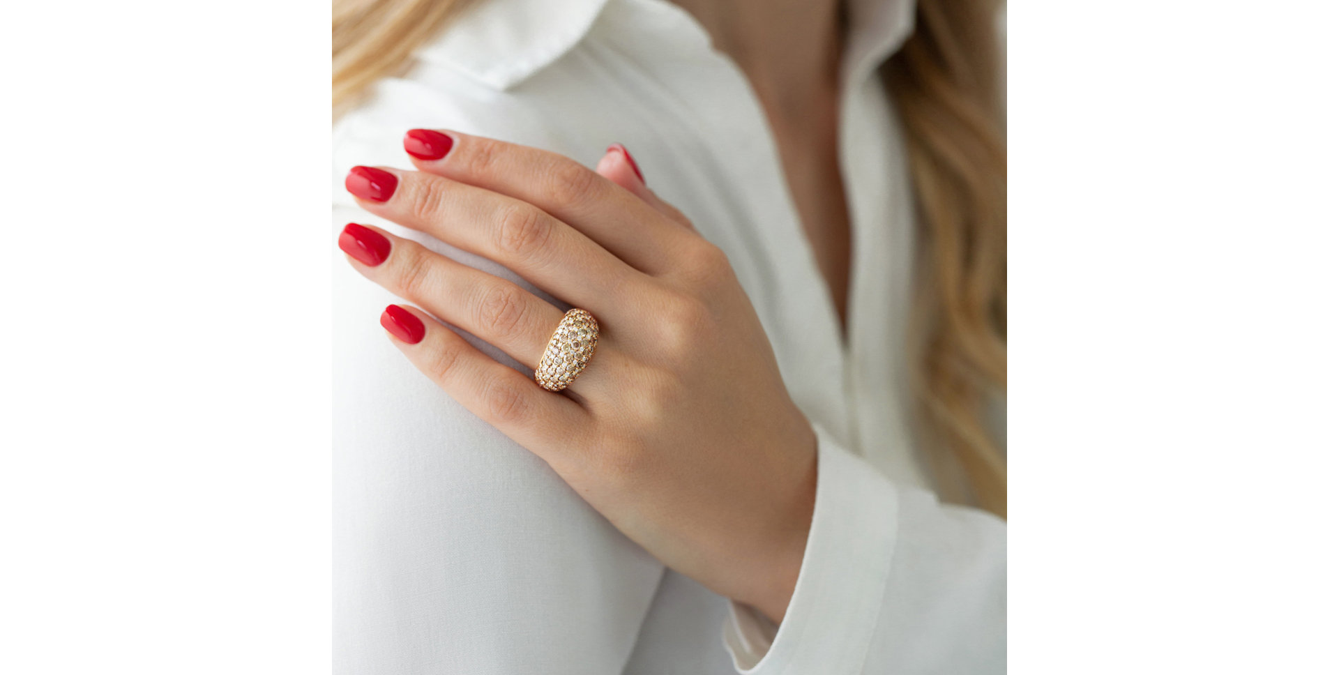 Prsteň s bielymi a hnedými diamantmi Candi