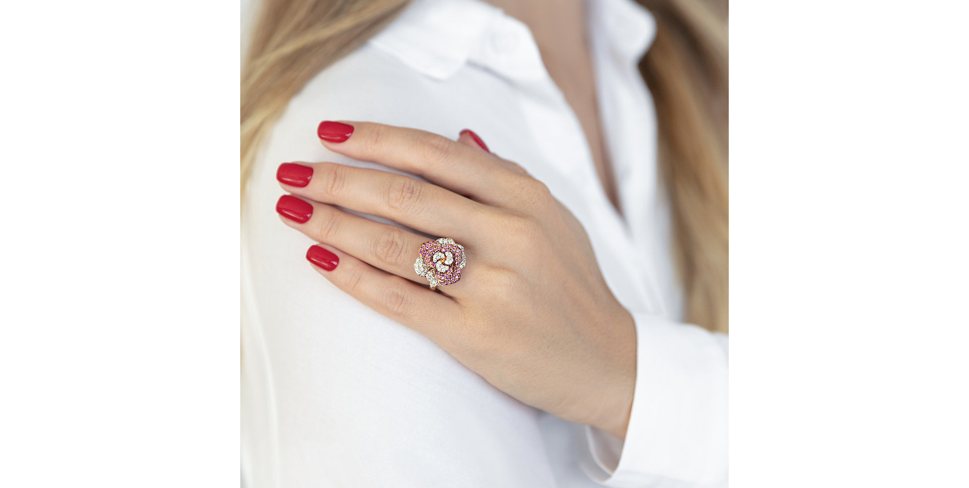 Prsteň s diamantmi a zafírmi Exotic Magnolia