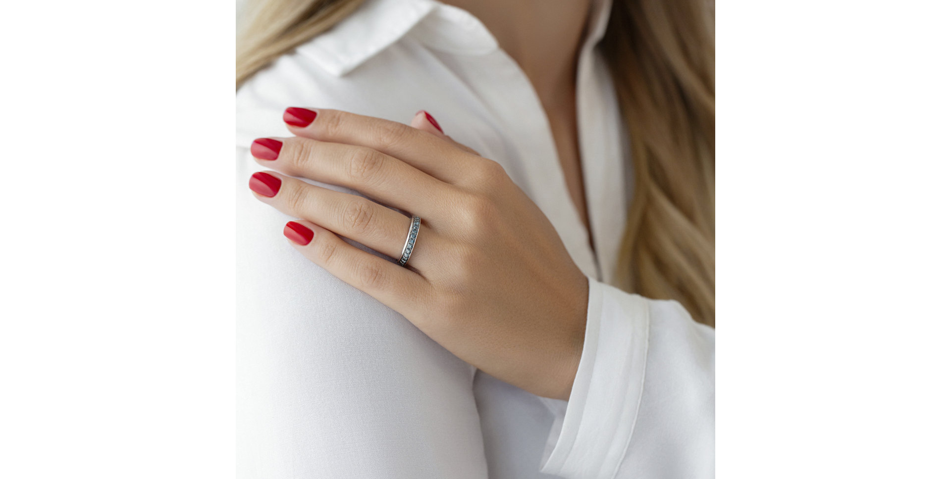 Prsteň s modrými diamantmi Cassy