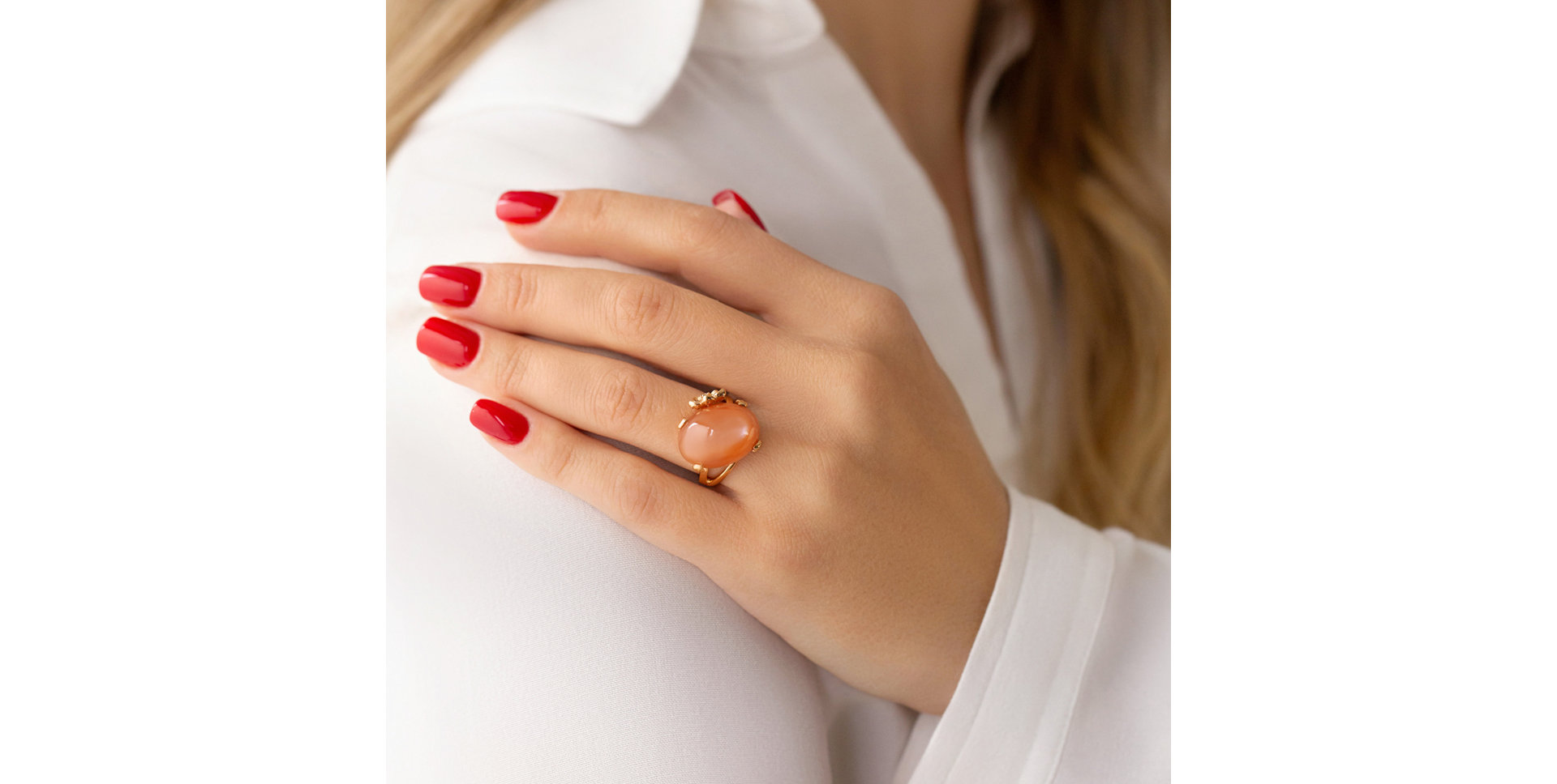 Prsteň s mesačným kameňom a diamantmi Romantic Desire