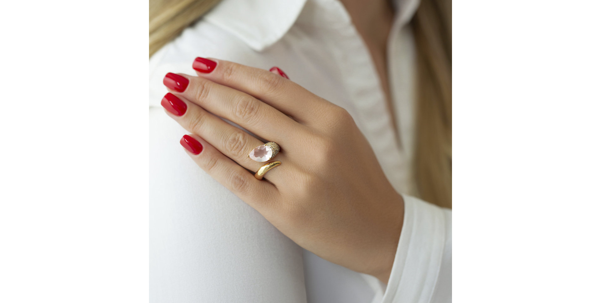 Prsteň s ruženínom, bielymi a hnedými diamantmi Venus Ribbon