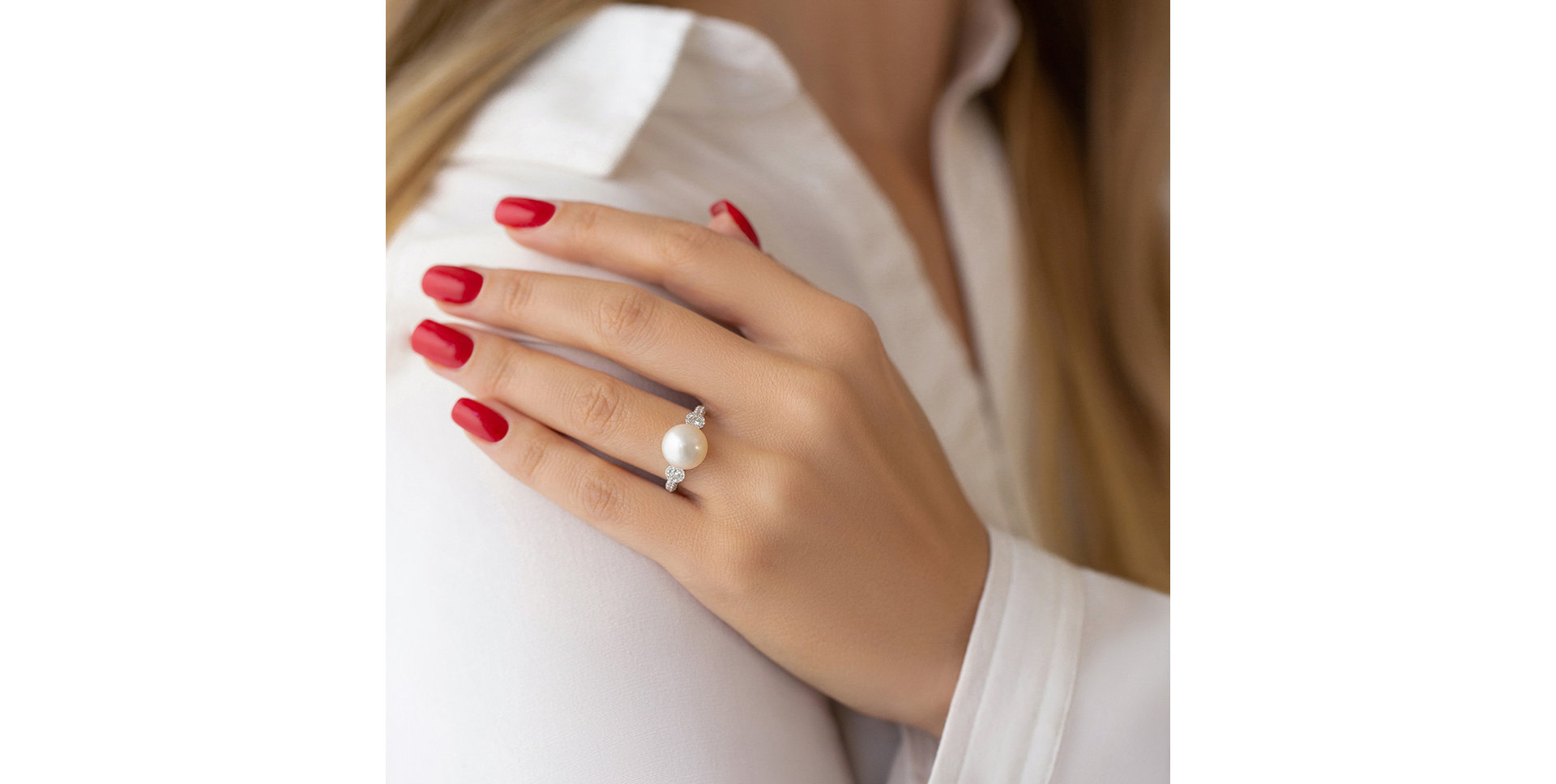 Prsteň s perlou a diamantmi Drowning