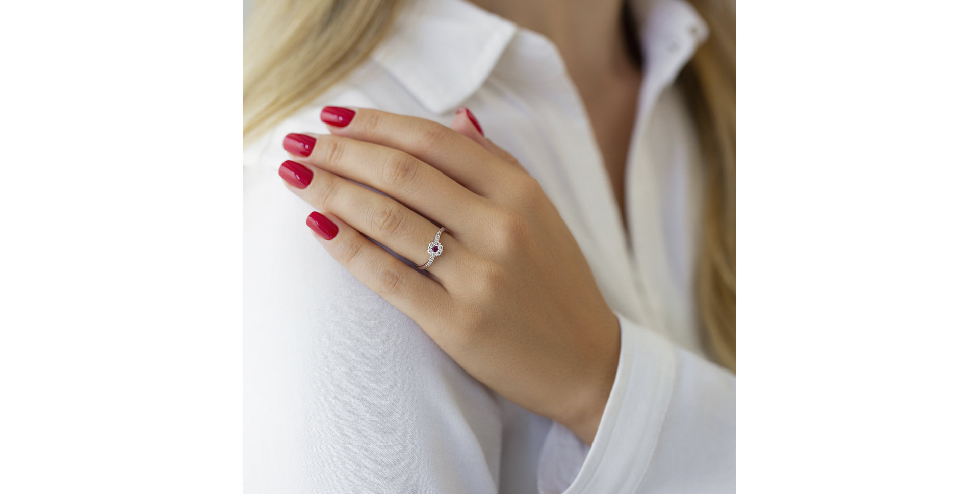 Prsteň s rubínom a diamantmi Midnight Countess