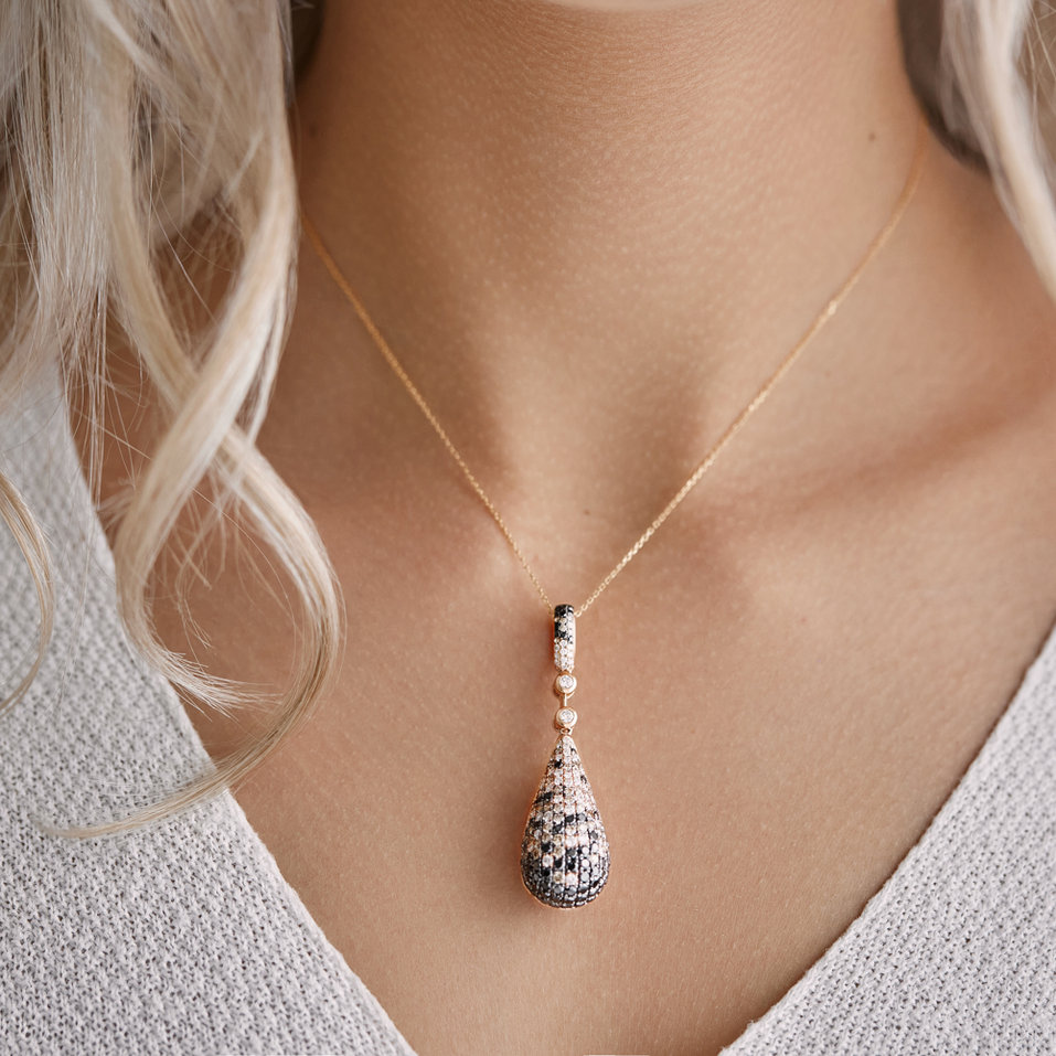 Přívěsok s čiernymi a bielymi diamantmi a hnedými Autumn Tear