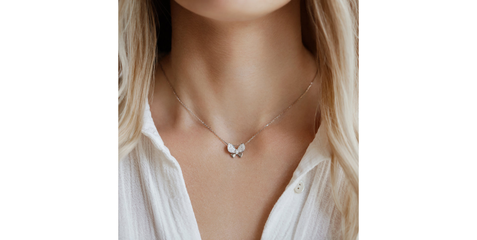 Přívěsok s hnedými diamantmi Butterfly Night