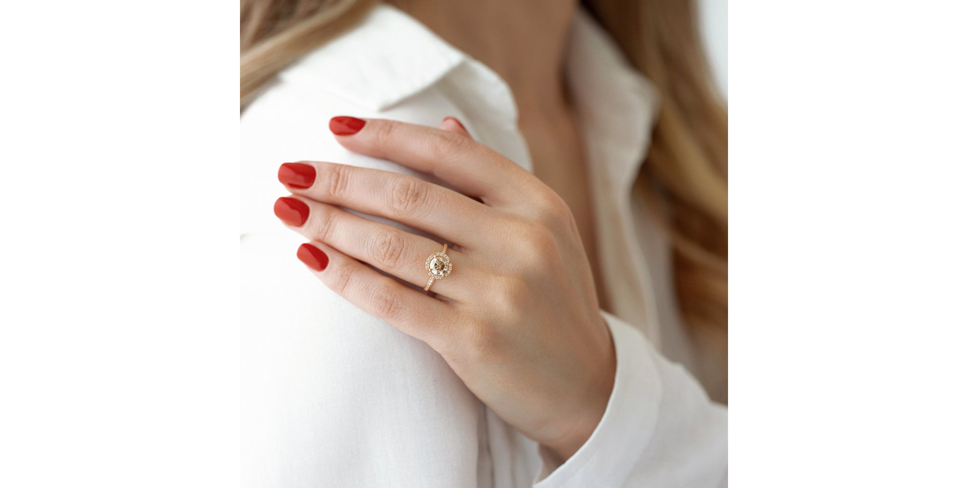 Prsteň s bielymi a hnedými diamantmi Sin Signature