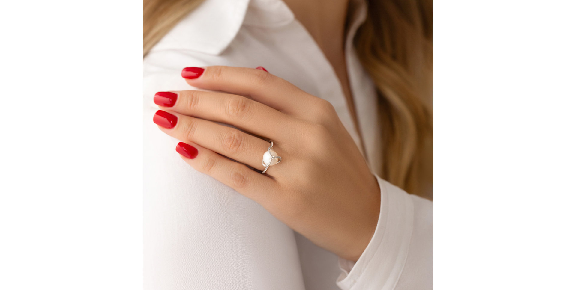 Prsteň s perlou a diamantmi Moon Reflection