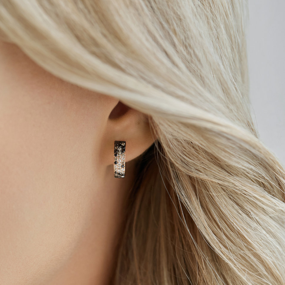 Náušnice s bielymi, hnedými a čiernymi diamantmi Inferno Love