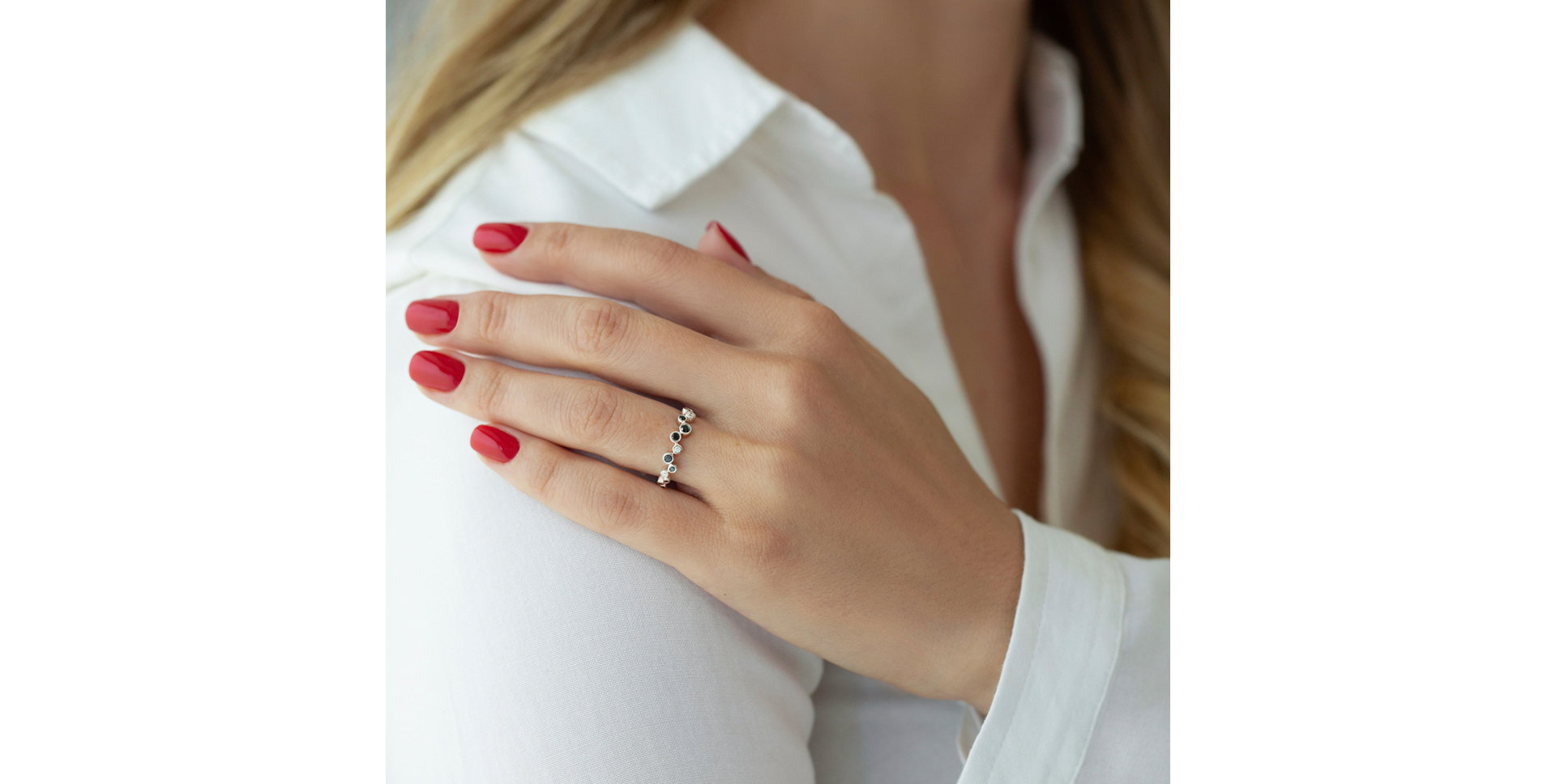 Prsteň s bielymi, hnedými a čiernymi diamantmi Virgin Tears