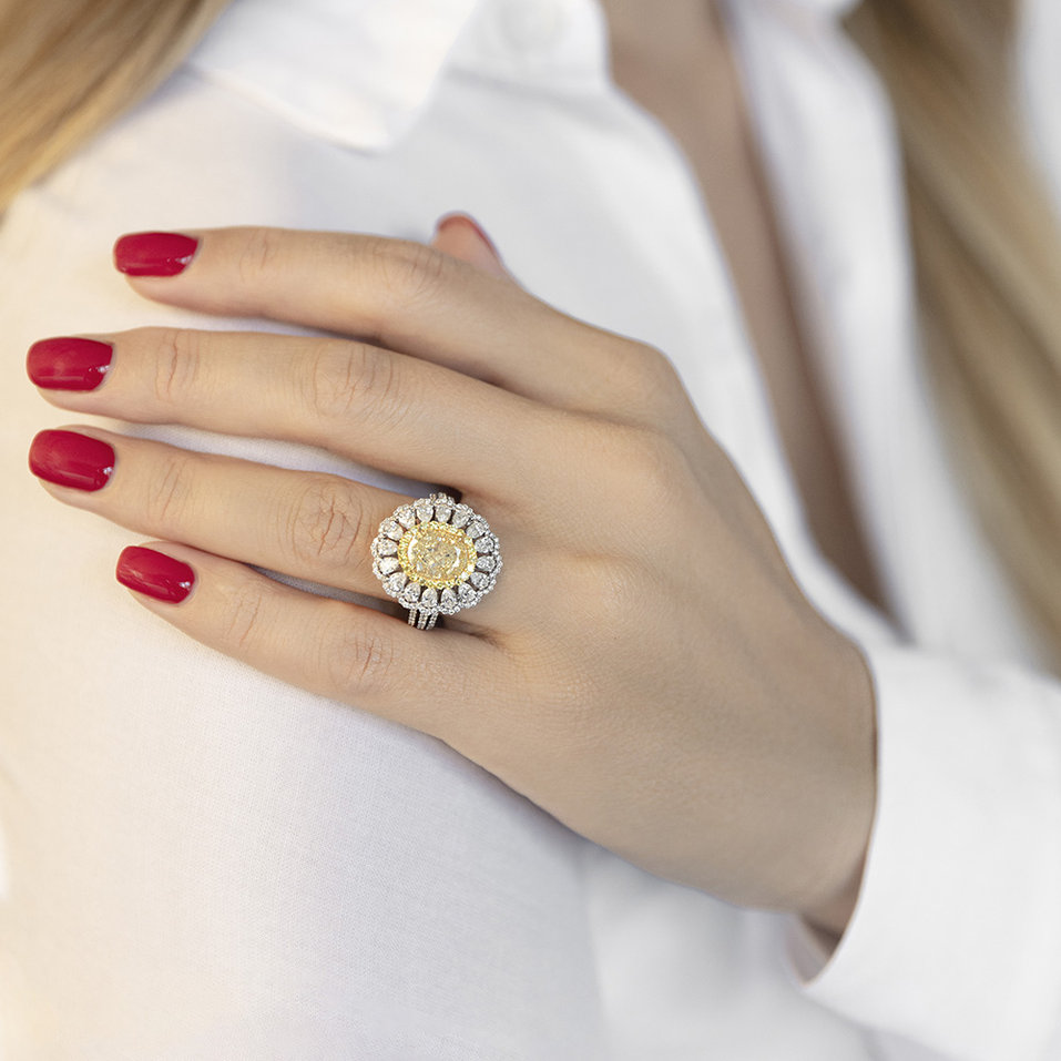 Prsteň s bielymi a žltými diamantmi Cinderella Charm