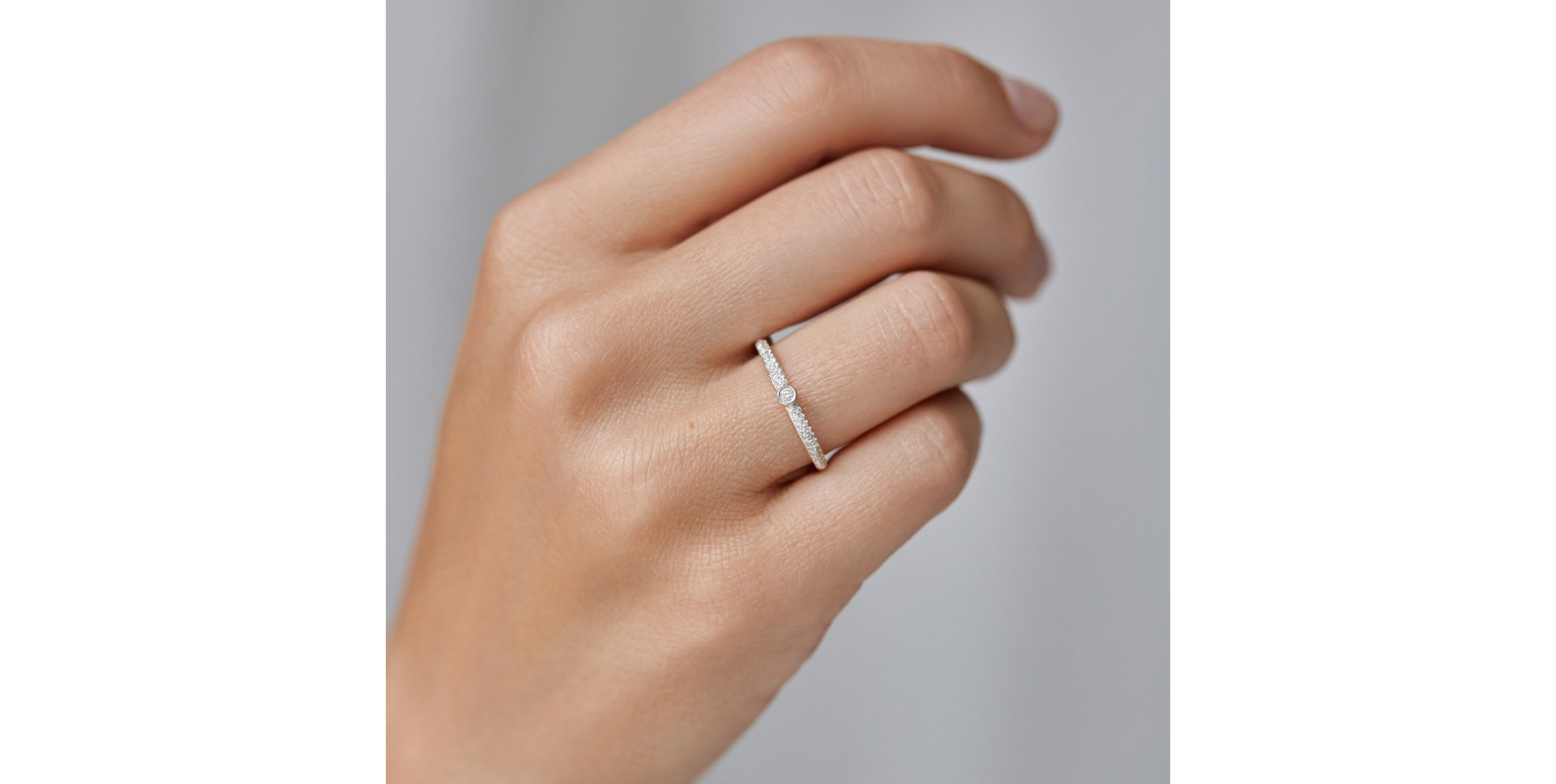 Prsteň s čiernymi a bielymi diamantmi Angel Ray