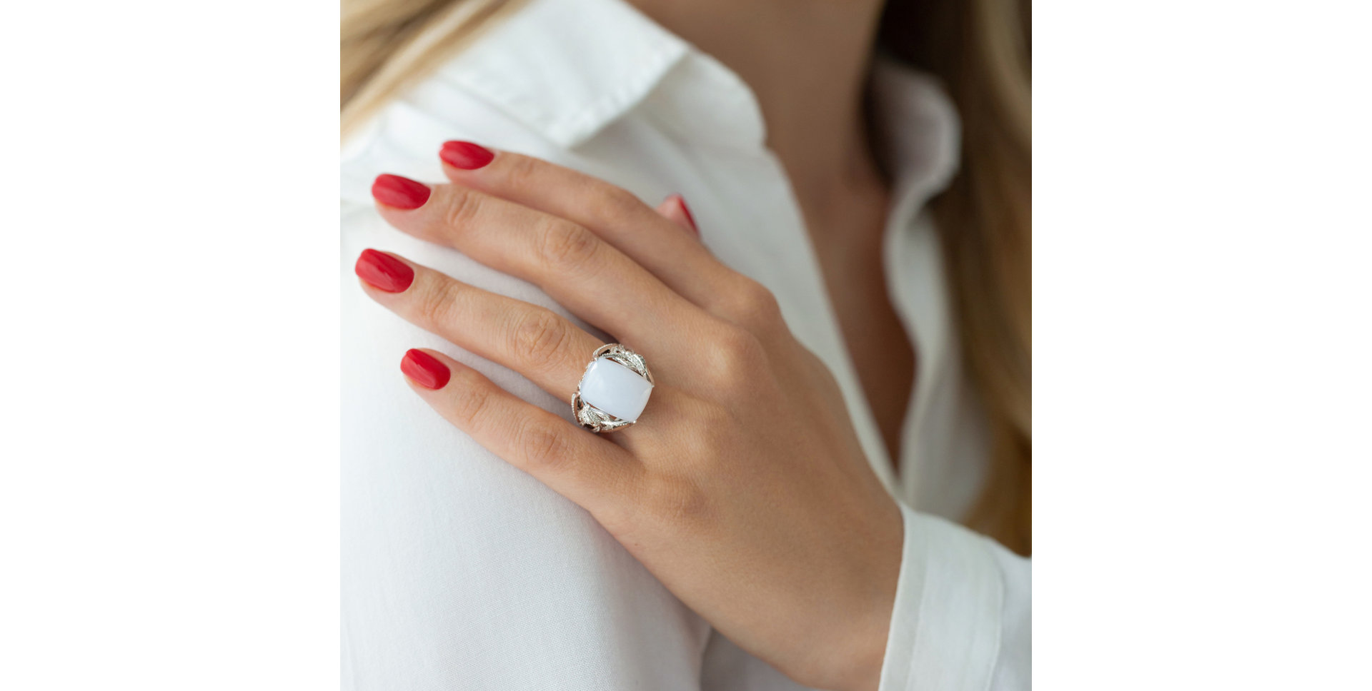 Prsteň s chalcedonom a diamantmi Fascinating Ladyship