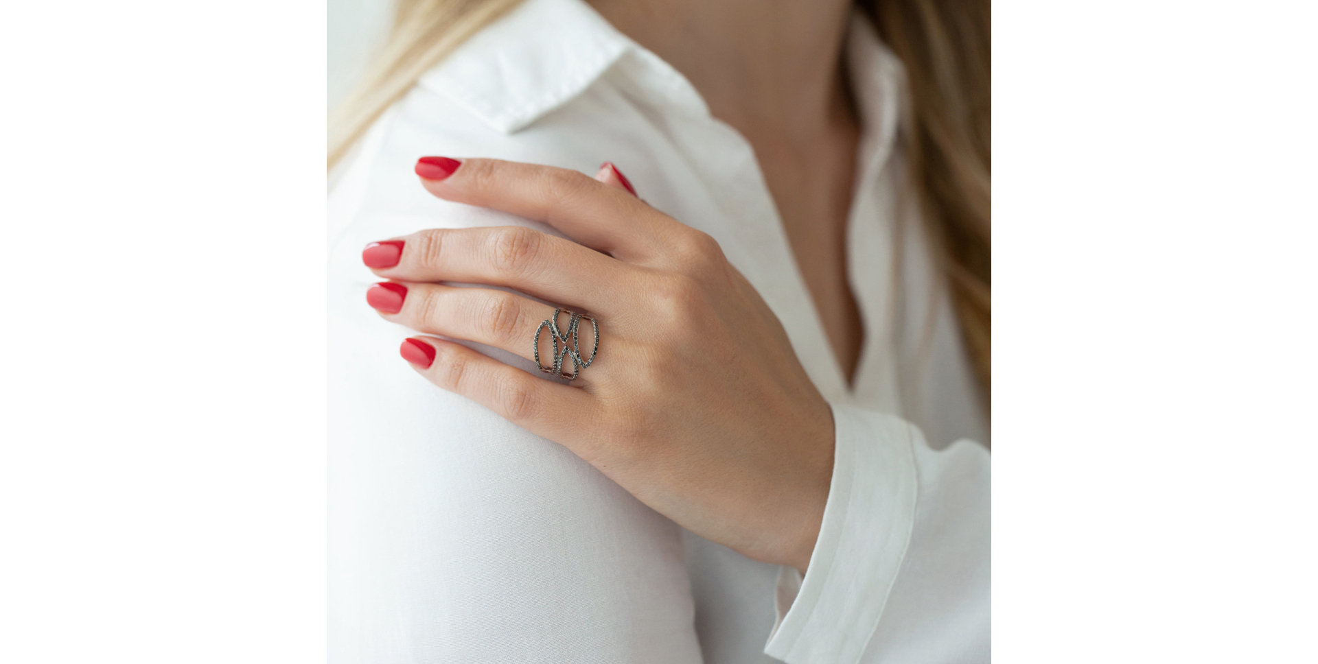 Prsteň s čiernymi diamantmi Sun Lure