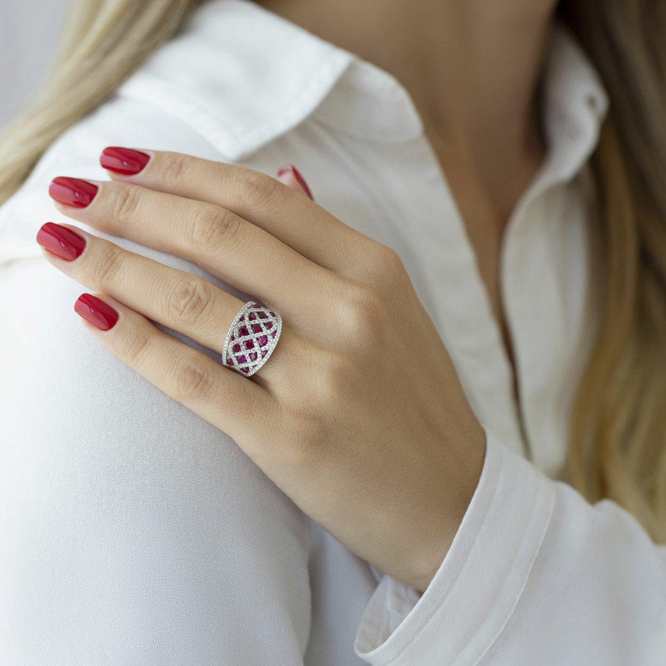 Prsteň s diamantmi a rubínmi Delphine