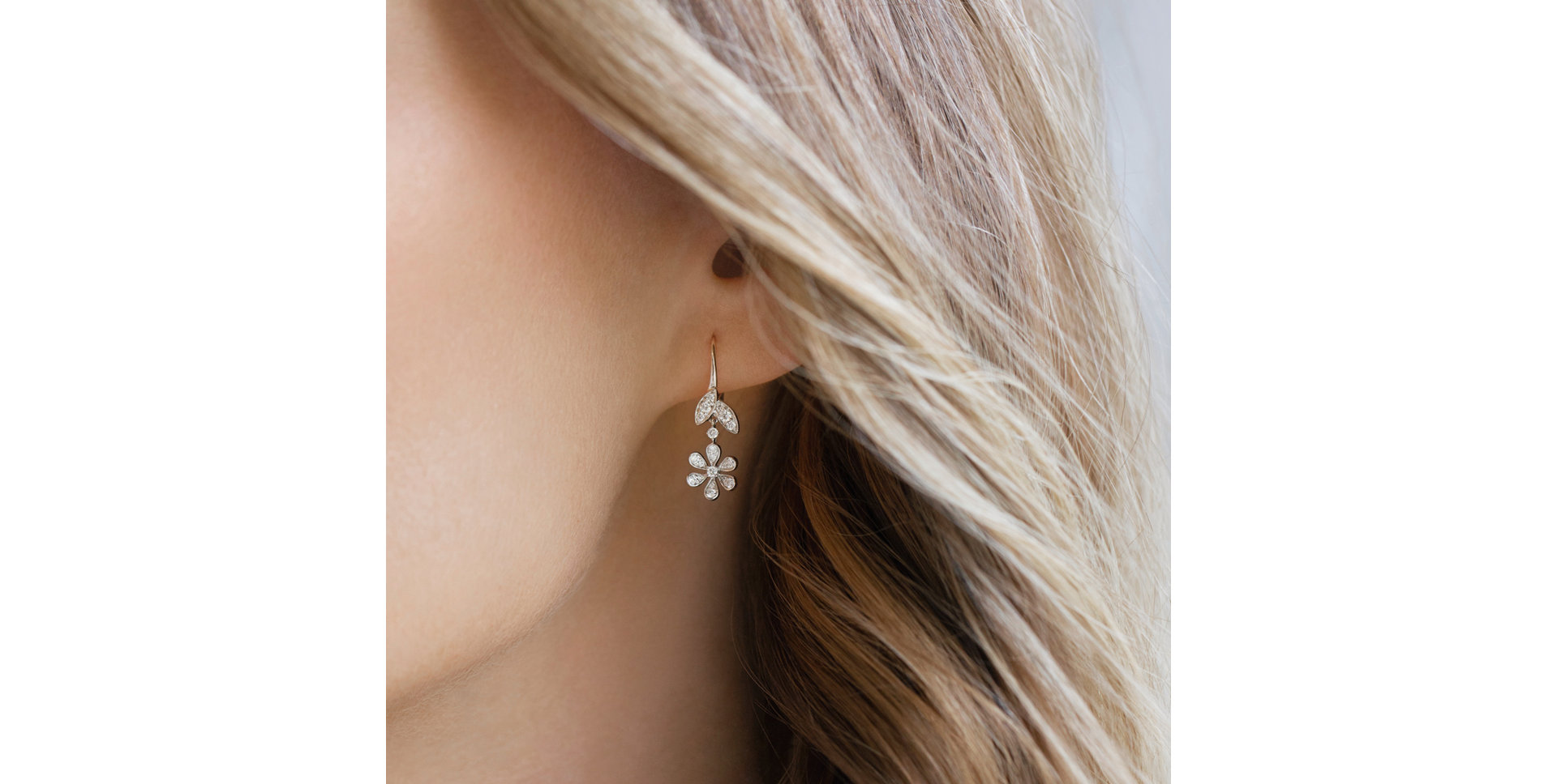 Náušnice s diamantmi Flower Splendour