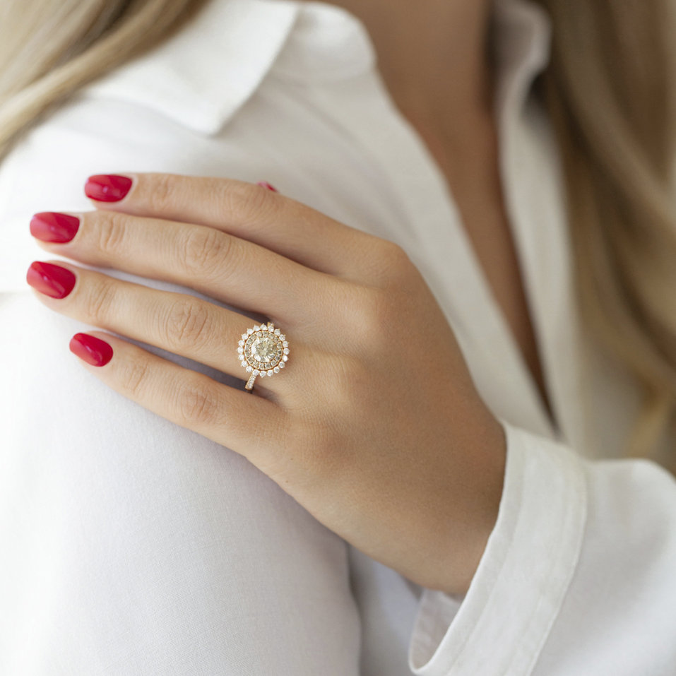 Prsteň s bielymi a hnedými diamantmi Mysterious Quest