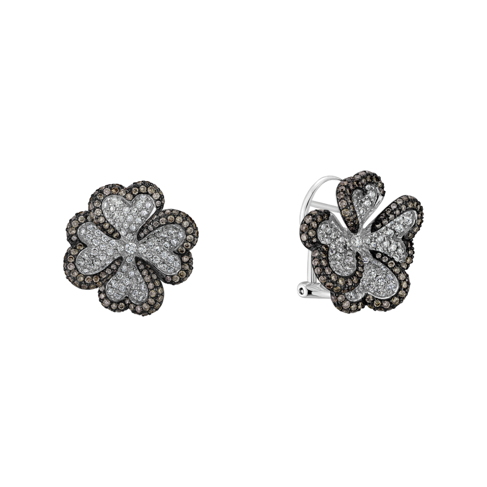 Náušnice s bielymi a hnedými diamantmi Delicate Luck