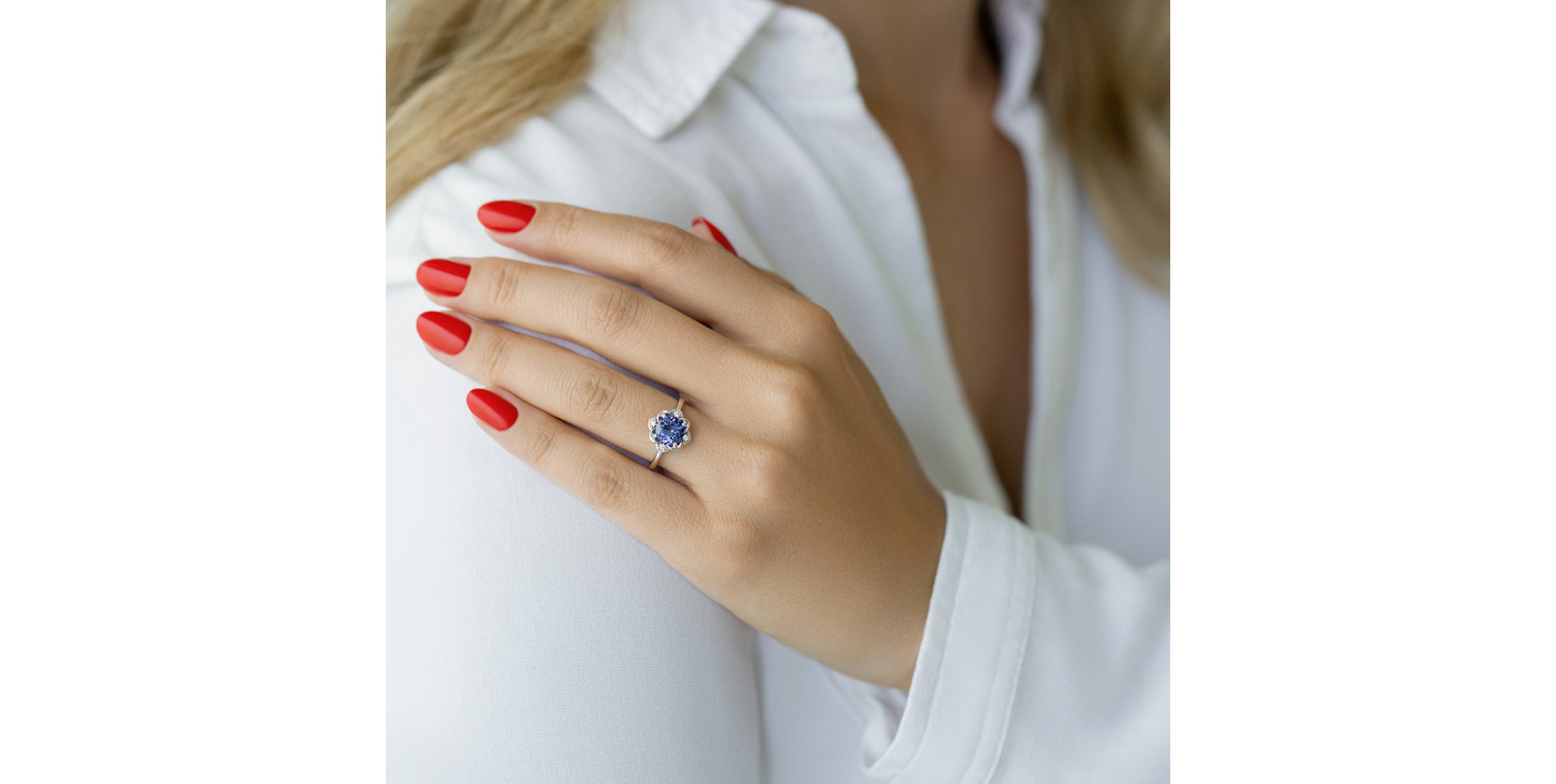 Prsteň s tanzanitom a diamantmi Galaxy Flower