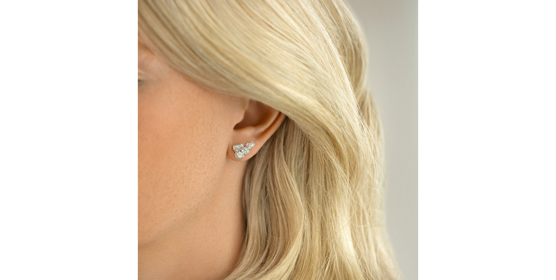 Náušnice s diamantmi Flower Impulse