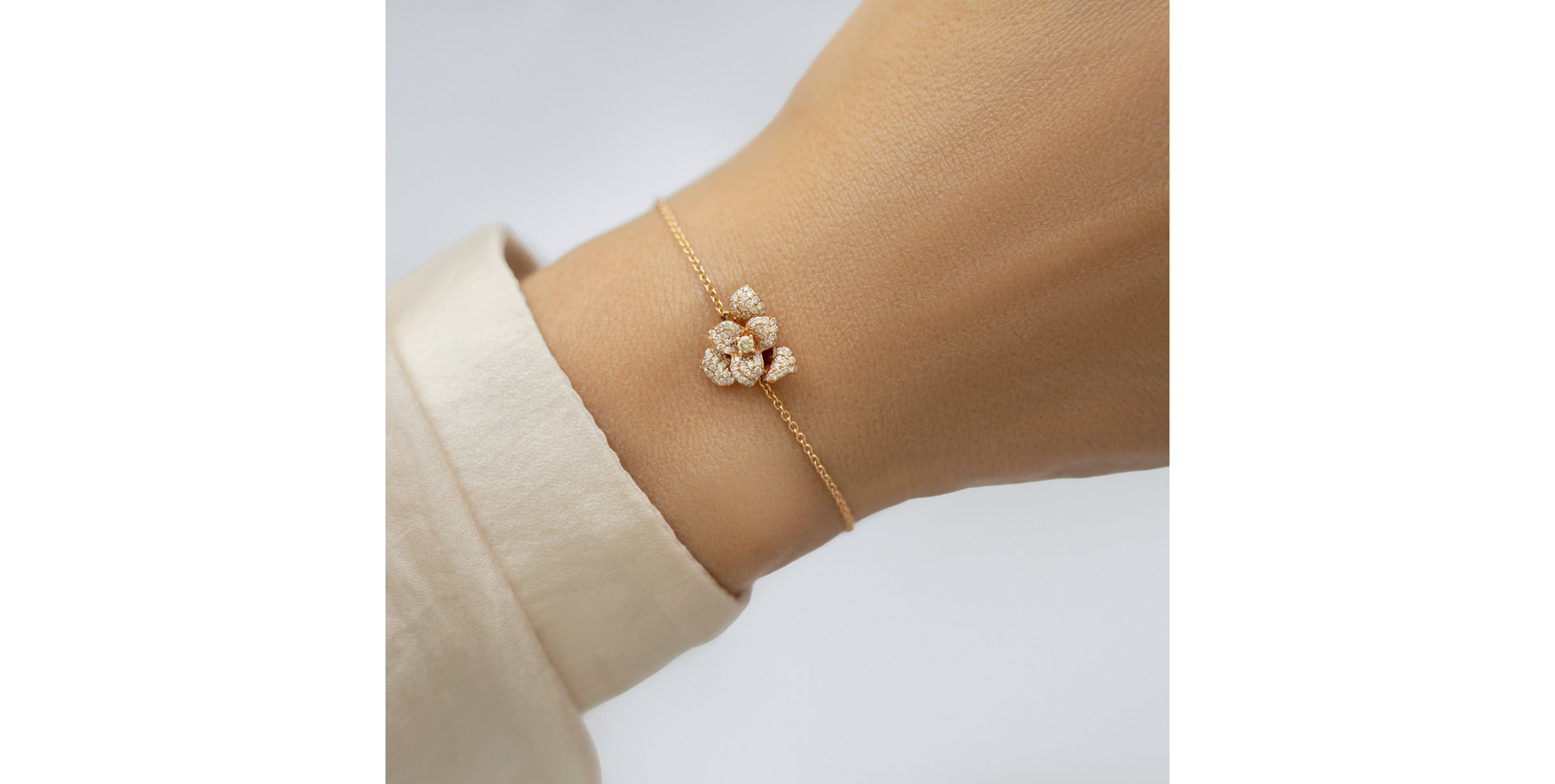 Náramok s hnedými diamantmi Flower Empress